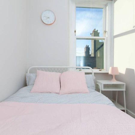 Bright And Modern Causewayside Apartment 에든버러 외부 사진