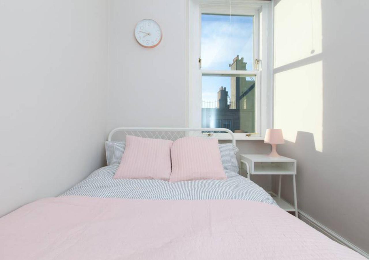 Bright And Modern Causewayside Apartment 에든버러 외부 사진